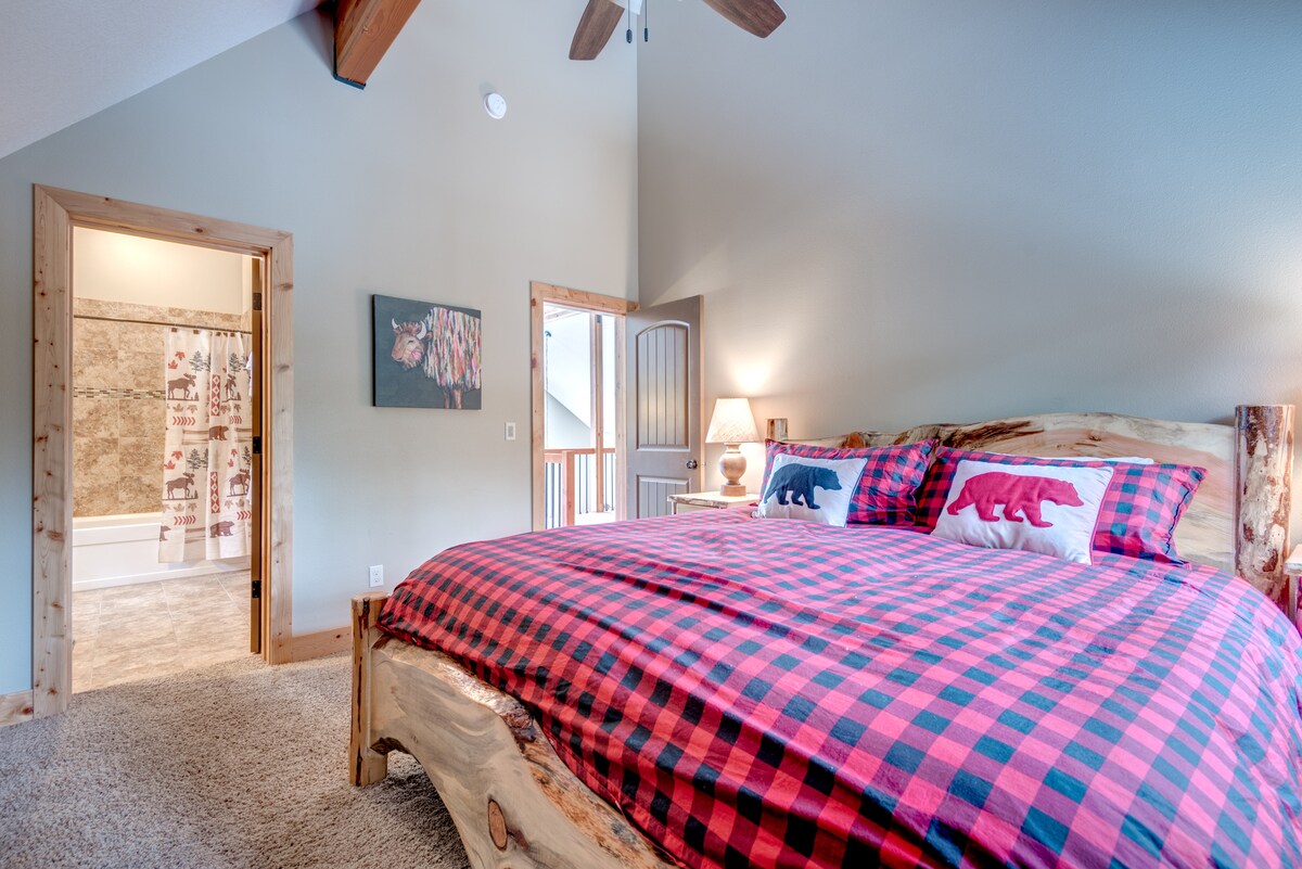 Spálňa s manželskou posteľou King na