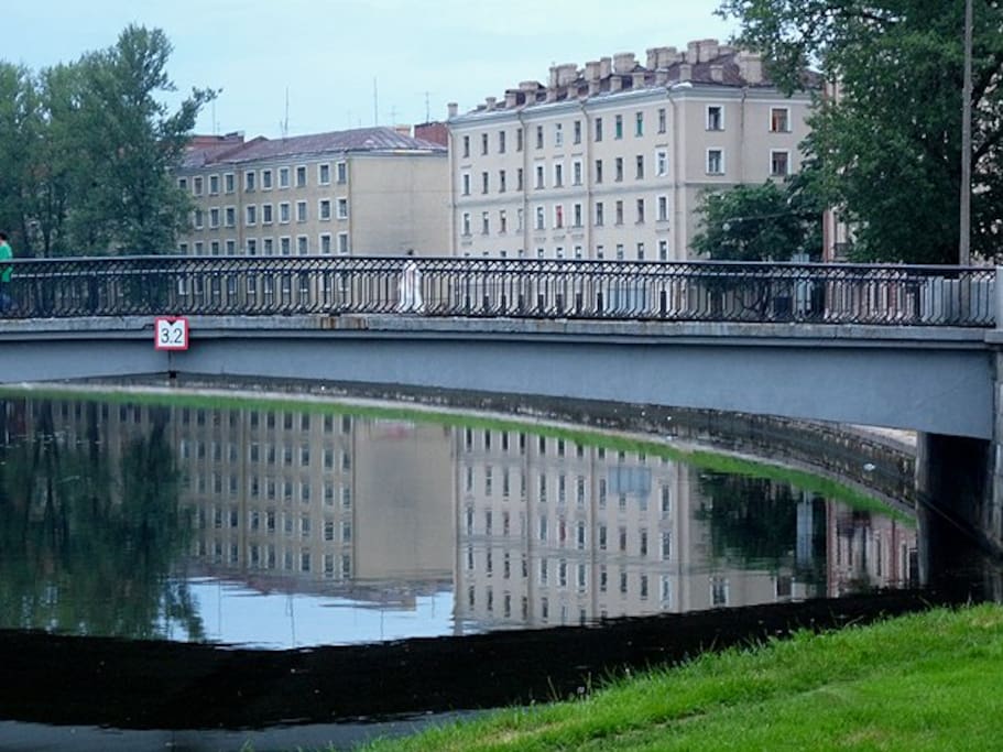 Банный мост, тоже виден из окон
