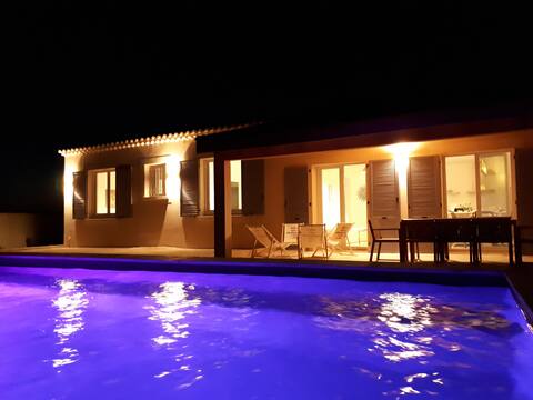 3* private villa + pool in the heart of Luberon
