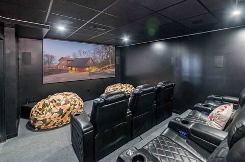 Family Fun/NatlPark/Theater/Sauna/GameRoom/HotTub