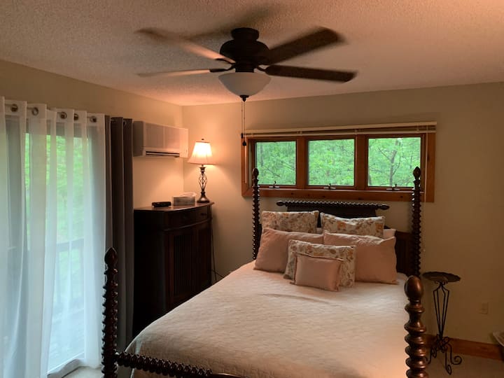 Hlavné poschodie Spálňa s manželskou posteľou 