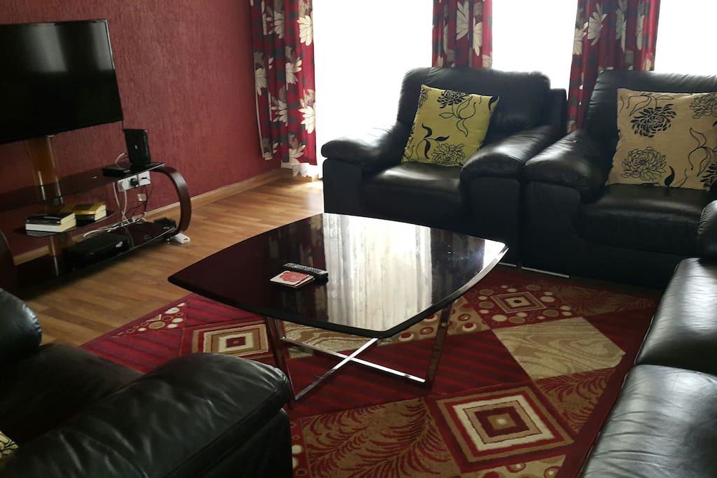living room. flat screen. WiFi available
