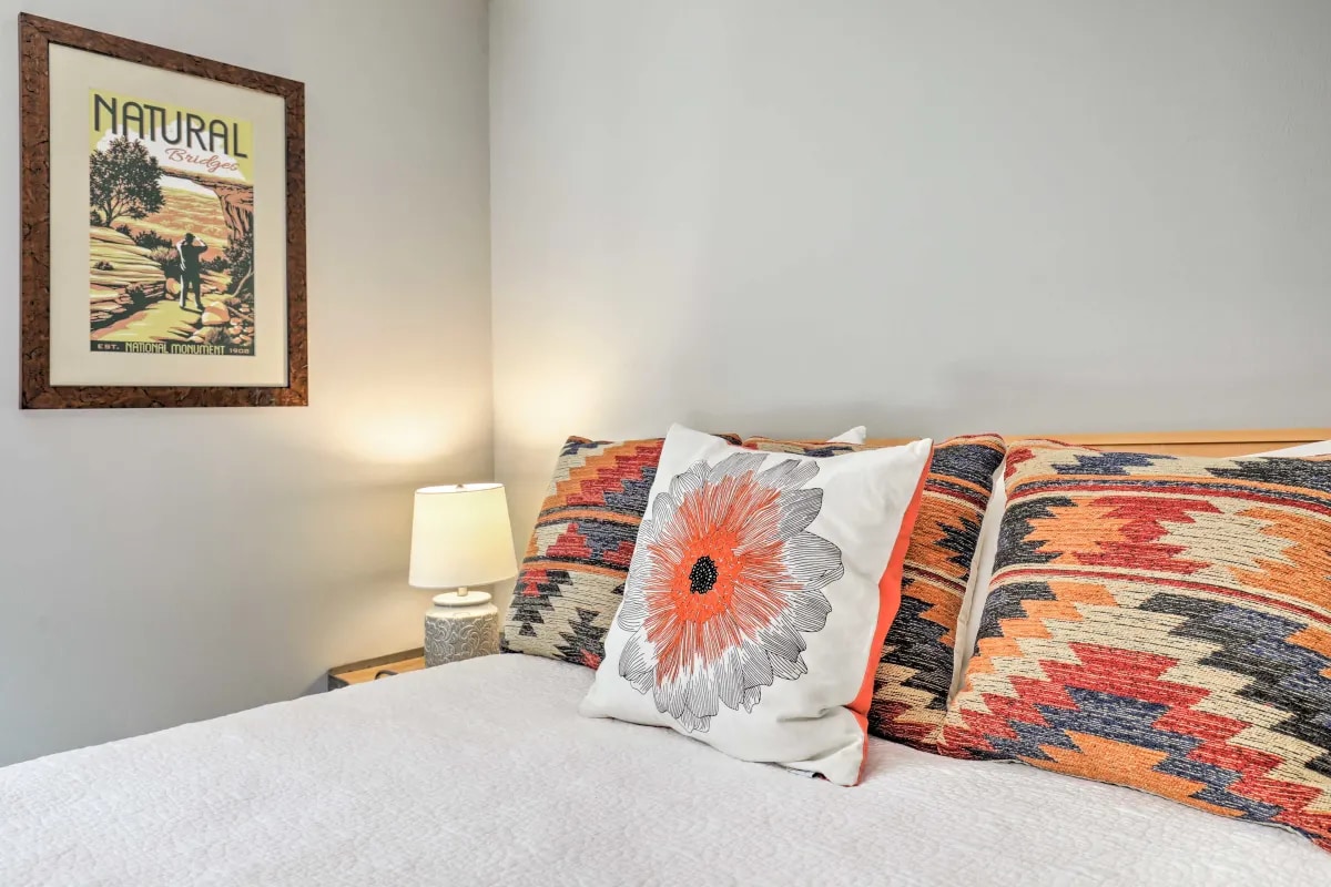 „Sjajno malo mirno mjesto u blizini centra grada. Očistite s mnoštvom sadržaja. Vanjski prostor bio je dobrodošao, privatni prostor. Definitivno ćemo zadržati ovu lokaciju na našem popisu za sljedeću posjetu.”