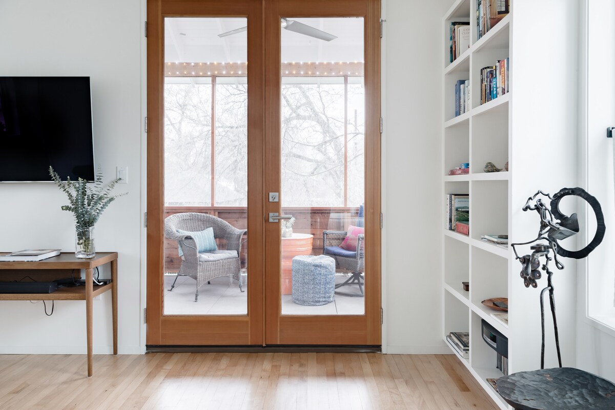 Stylish Alley Flat in Highly Walkable Central East Austin