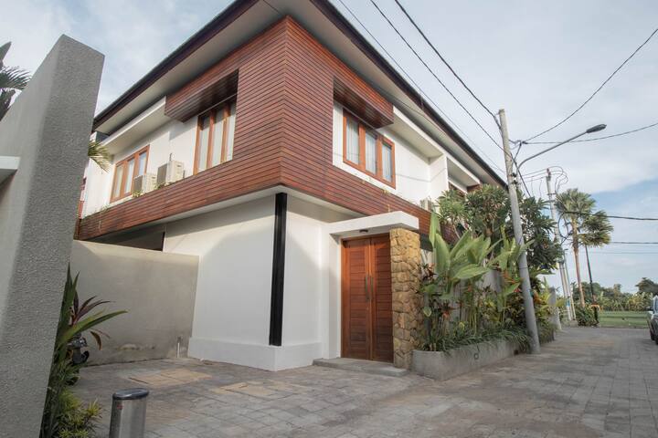 Airbnb Jl Pantai Mengening Vacation Rentals Places To Stay