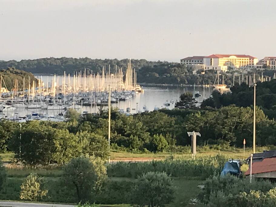 Blick vom Balkon auf Hafen Veruda