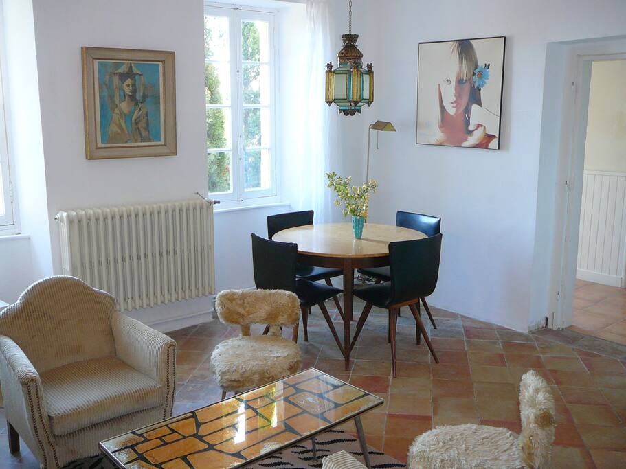 Dining corner in the sitting room area
