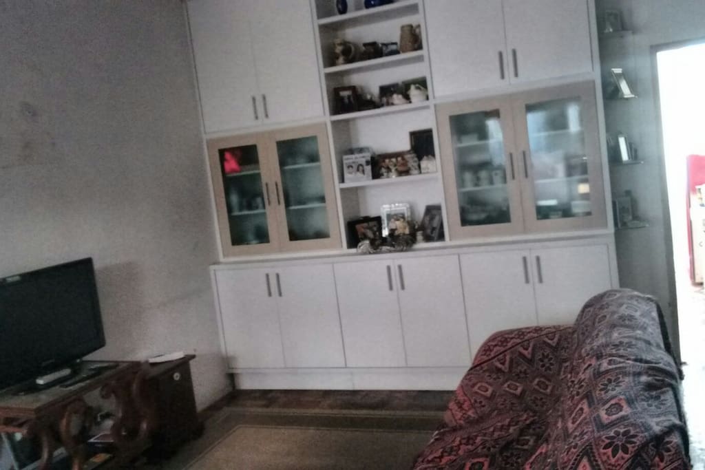 Sala com TV Internet e wifi