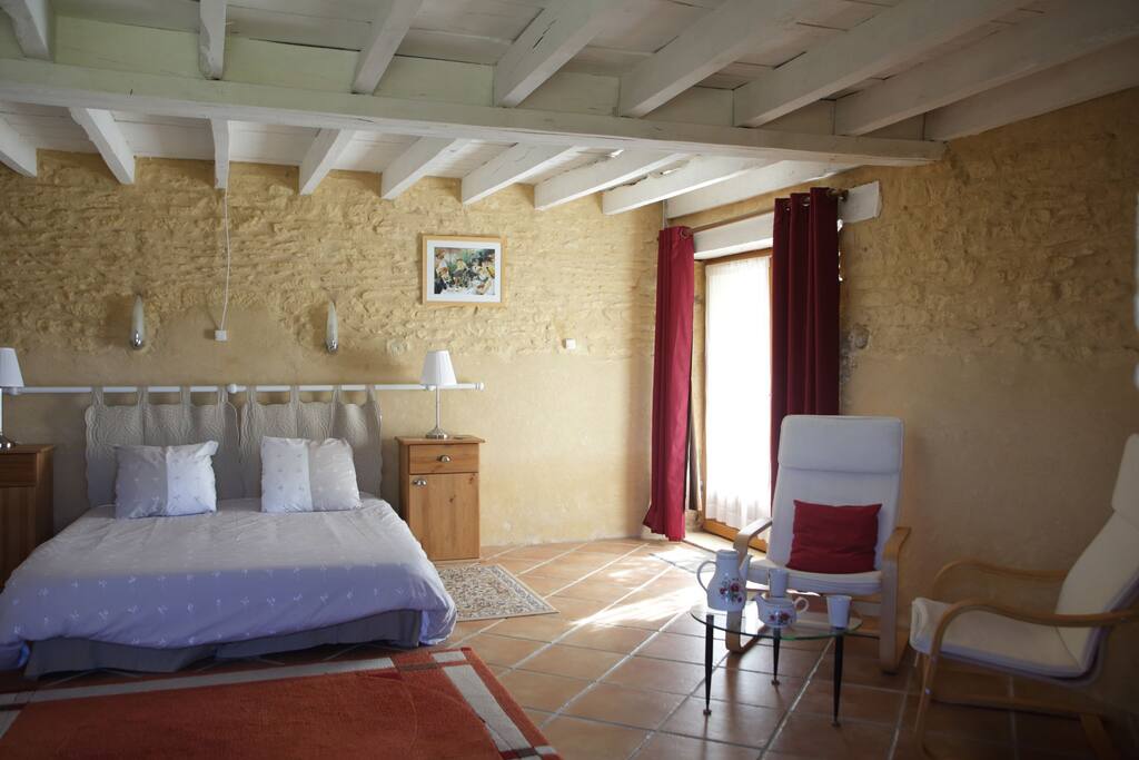 chambre 1 - peut être configurée en chambre familiale