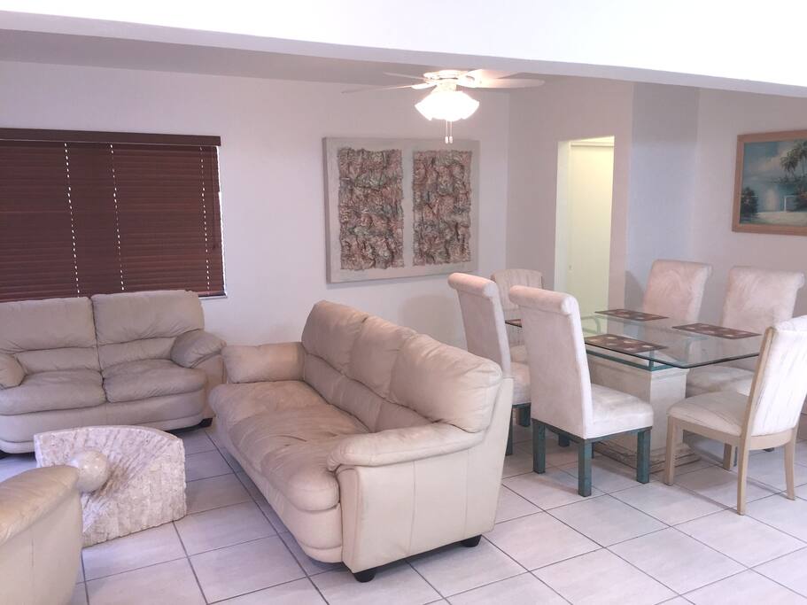 Dining Room for 6 people & Living Room