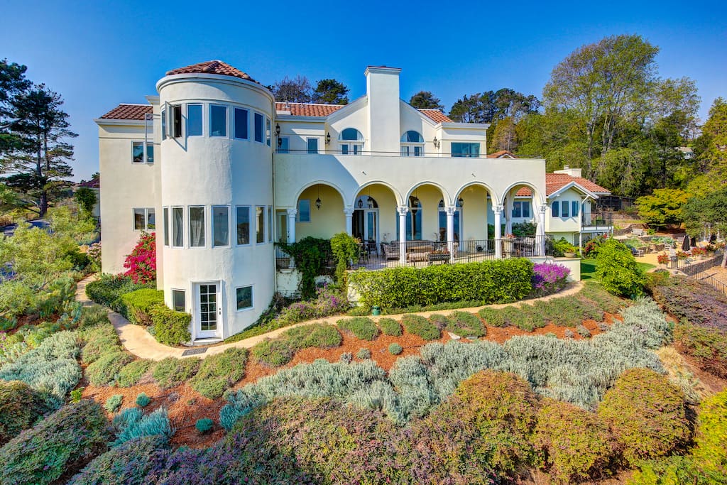 10,000 sq ft estate