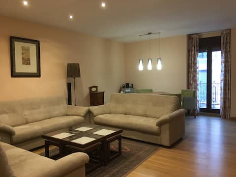 Popular Airbnb listing: A beautiful apartment for 10 to 12 people in the center in Jaca