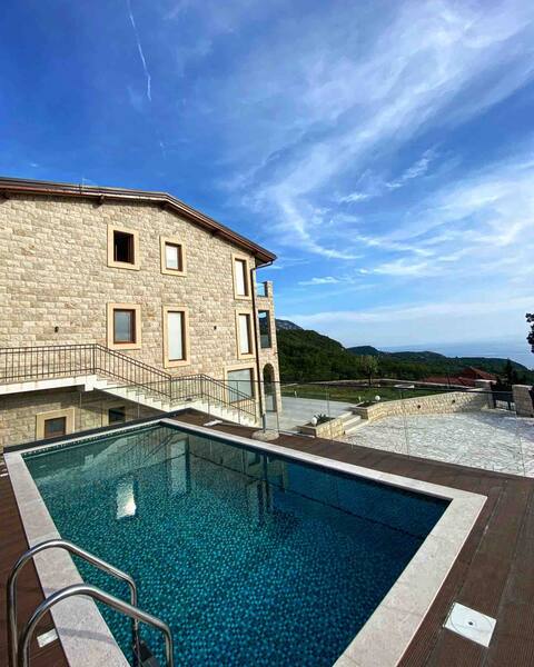 *Stunning View* Three Bedroom Villa Trend