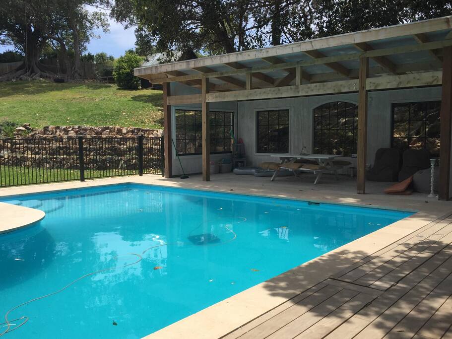 Private pool & pool house