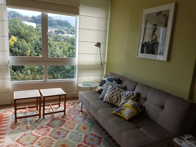 Leblon Ap 3 qtos c/garagem no polo gastronômico