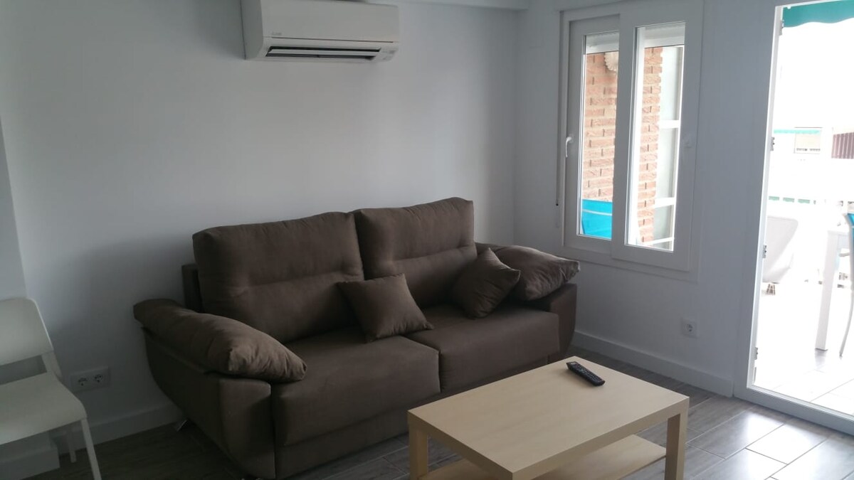 Propiedad de Airbnb exitosa: Beach 50 meters away. en Cullera