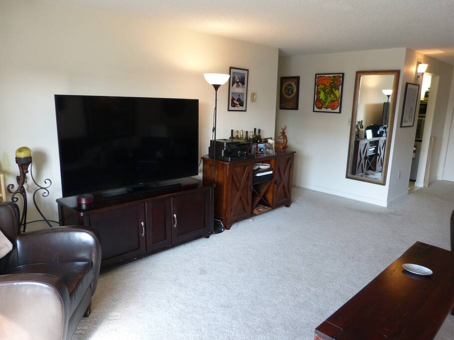 65" UHD TV