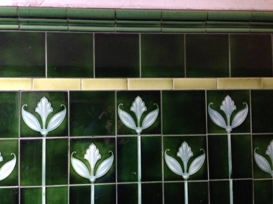 Typical Glagow 'Wally Close' tiles