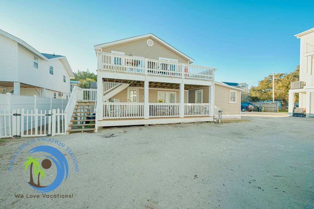 Front of Cherry Grove Cottages and Parking