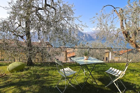 Cozy house, with garden and view.