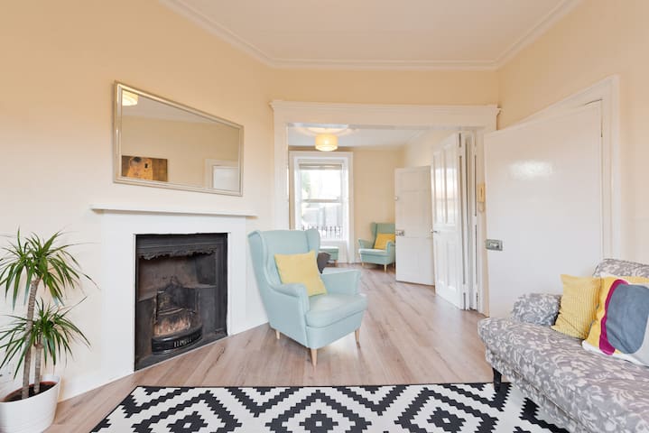 Huge 6 Bedroom Georgian Townhouse in Dublin City