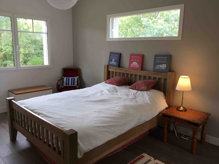 加大双人床卧室