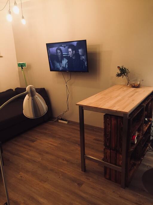 Wohnzimmer und Esstisch