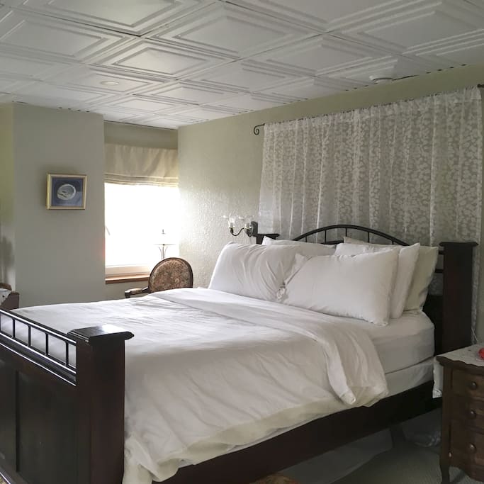 Sunset room bed