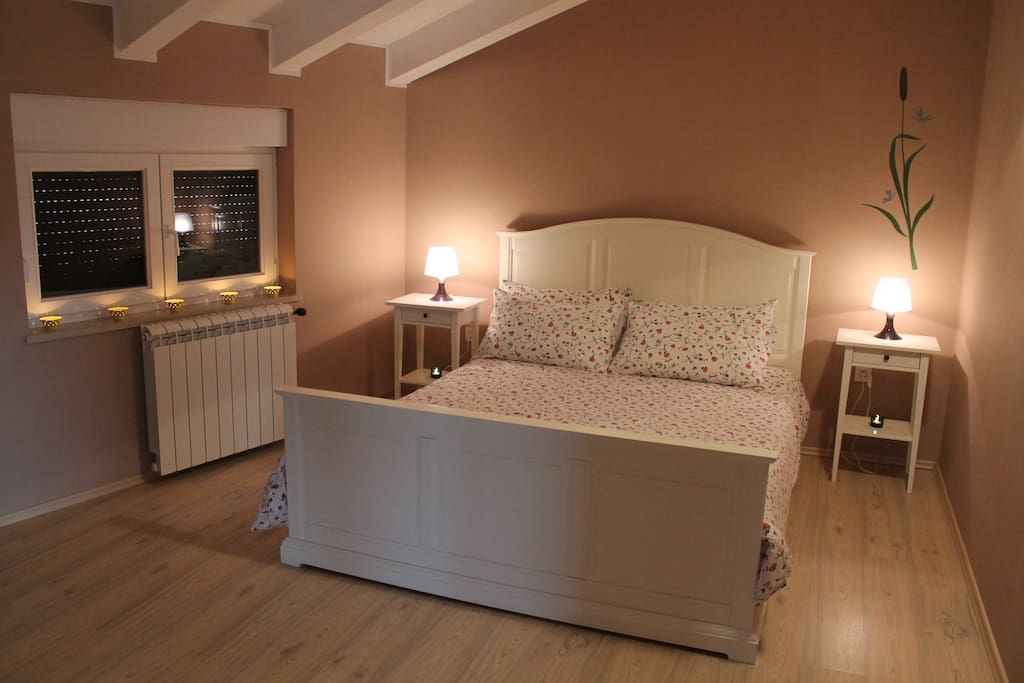 bedroom with double bed