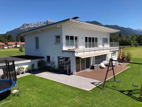 Popular Airbnb listing: Apartment Lechwiese 2-4 people, Lechaschau, Reutte in Schwangau