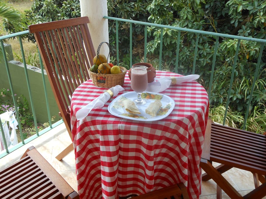 Enjoy meals on the balcony with beautiful breezes