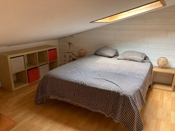 ห้องนอนบนชั้นลอย