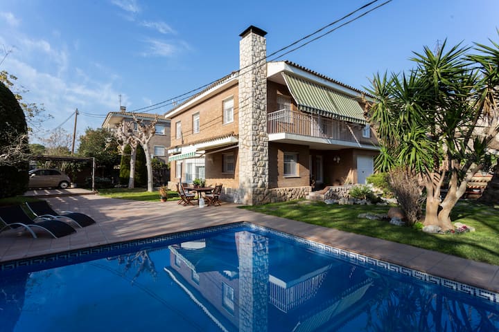 Nice Villa with swimming pool  for up to 8 guests