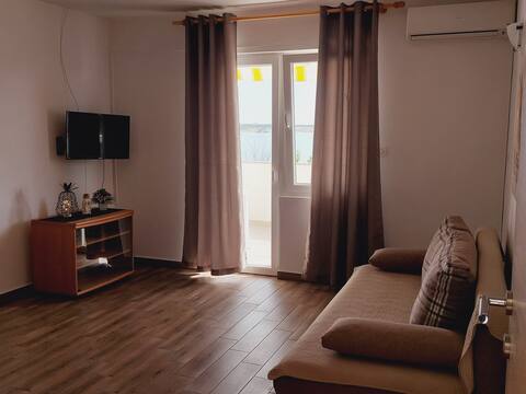 Successful Airbnb property: Apartments Nikola A2 Caska, Novalja in Caska