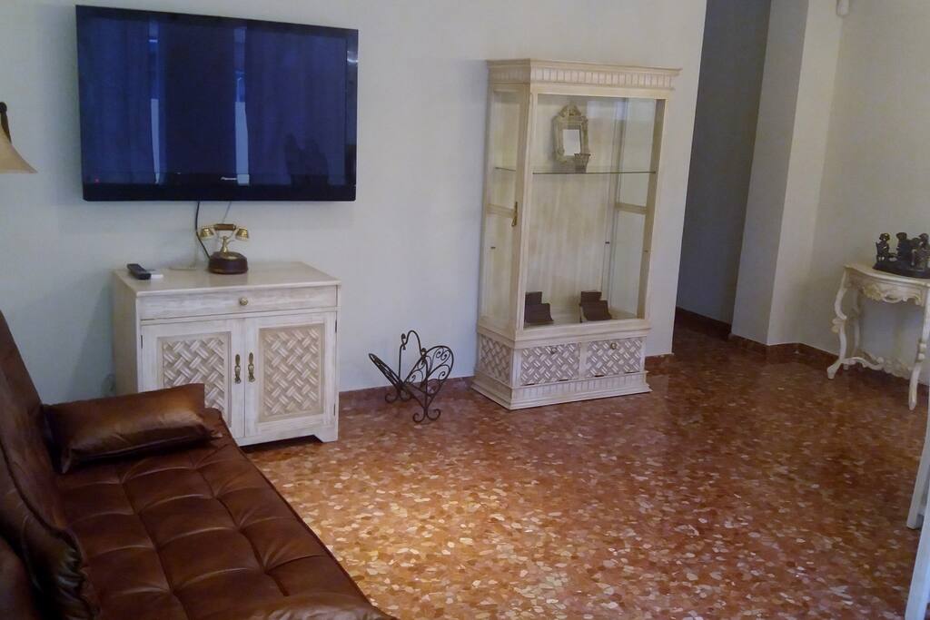 salón con sofá cama a estrenar