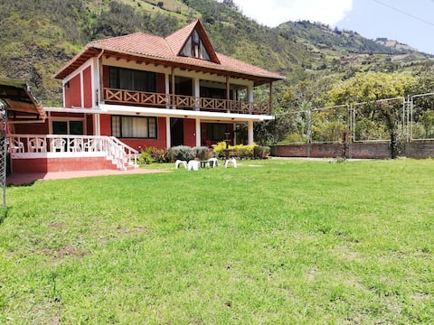 Beautiful and quiet Suite in Baños de Agua Santa