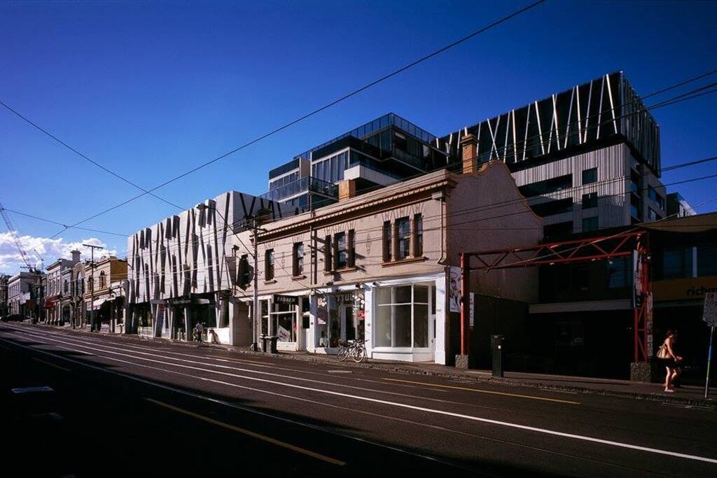 Apartment and Bridge road