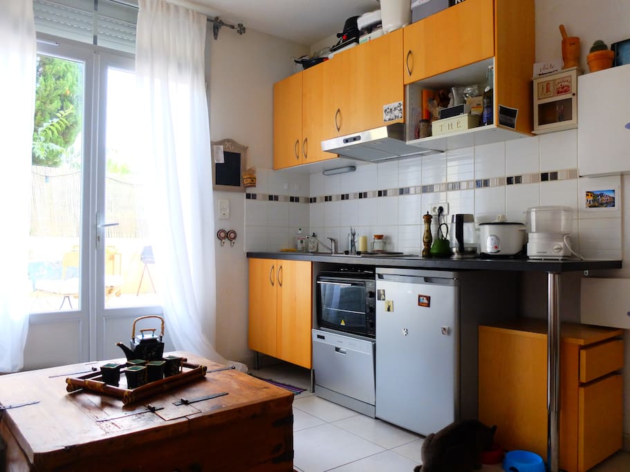 La cuisine (et une partie du salon)