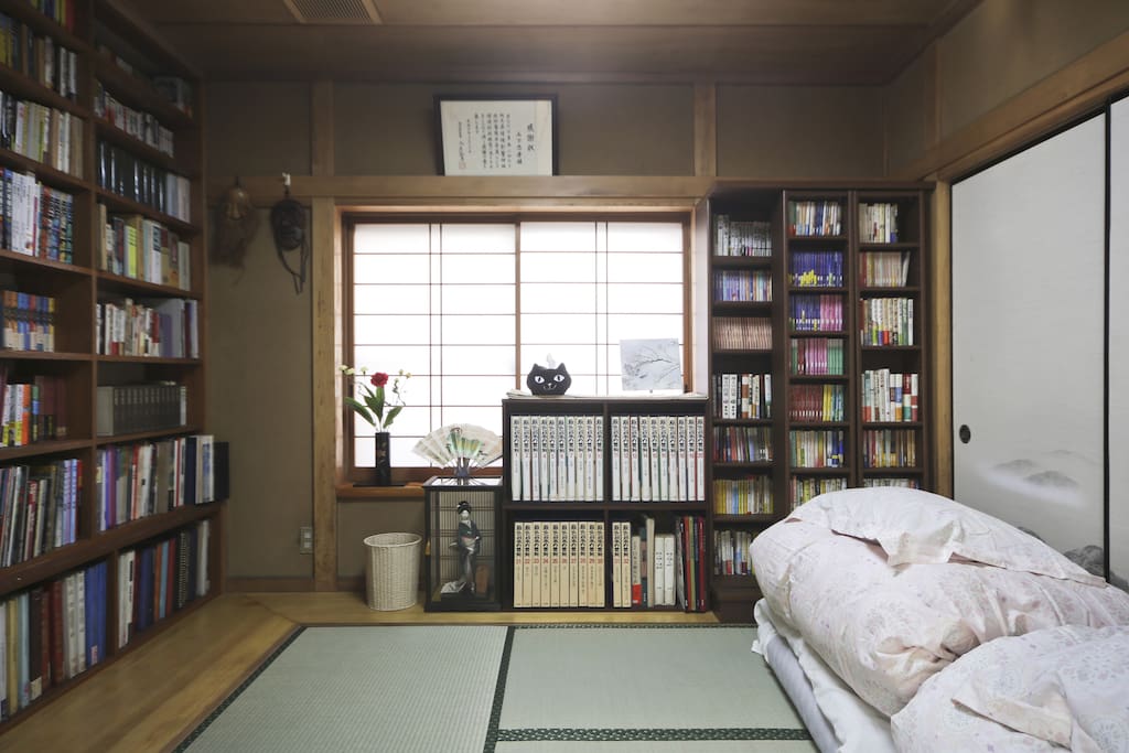 Tatami room with Futon/榻榻米房间和被褥