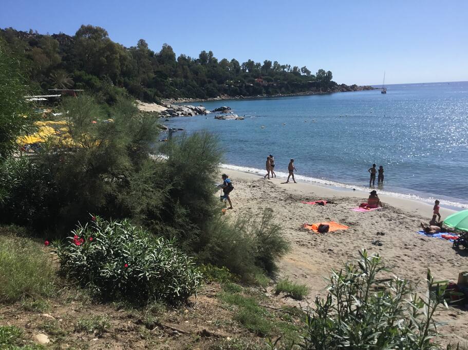 Spiaggia di Portu Frailis, a 500 m dalla casa