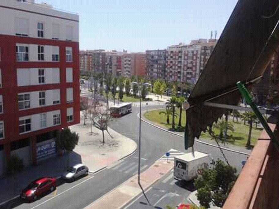 Vistas al bulevar desde la terraza.