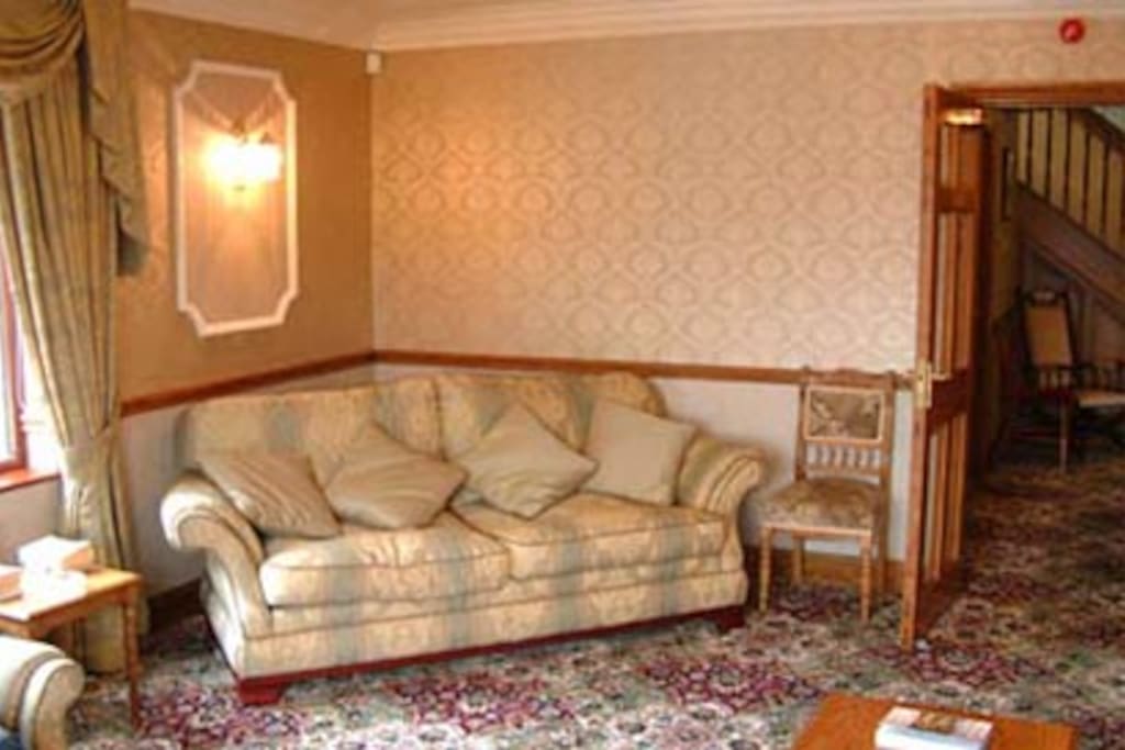 Guest lounge with satellite TV