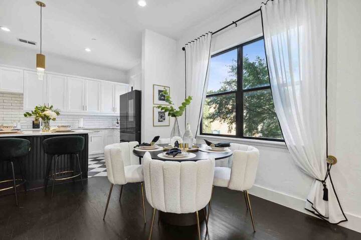 Uptown Dallas French Chateau gallery image 4