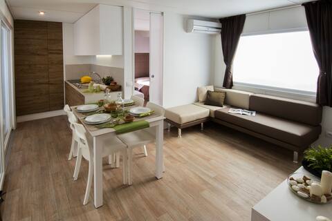 Top Airbnb: Park Riviera Two-Bedroom Mobile Homes with Terrace in Lovrečica