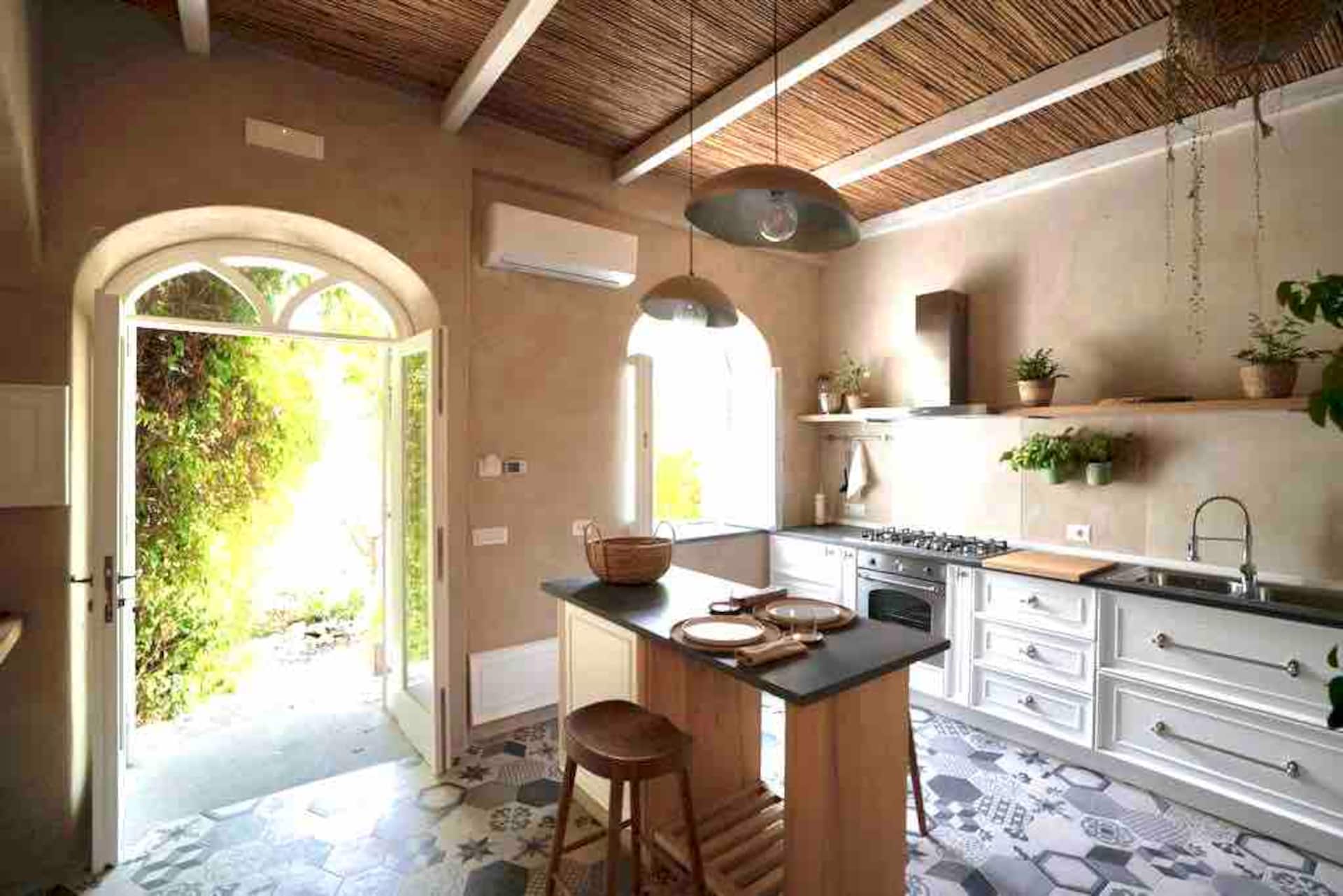Casa La Cisterna, between the sky and sea.