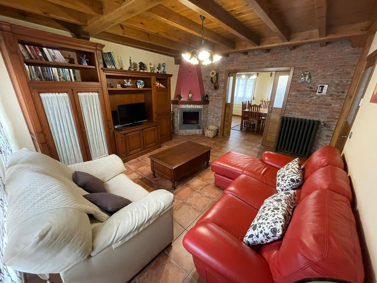 Anuncio de Airbnb popular: Roblón de la Vega en Llanes