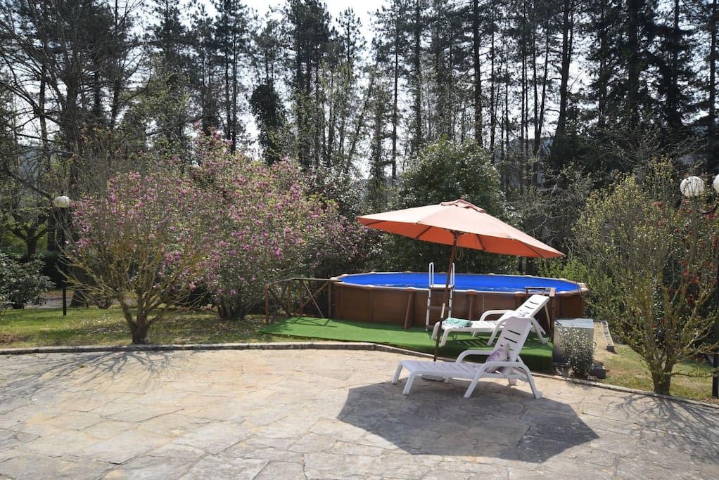 zona piscina e solarium