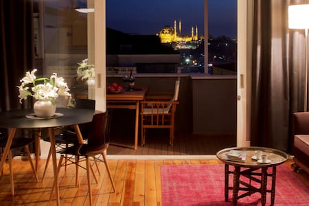 Private terrace, charm & views in Galata!
