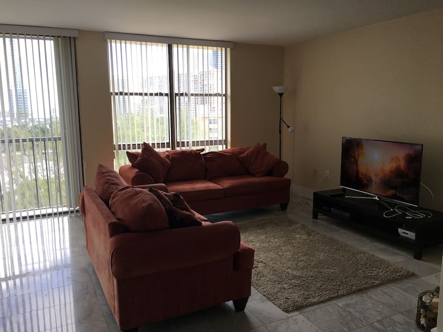 Smart TV, cable and wi-fi