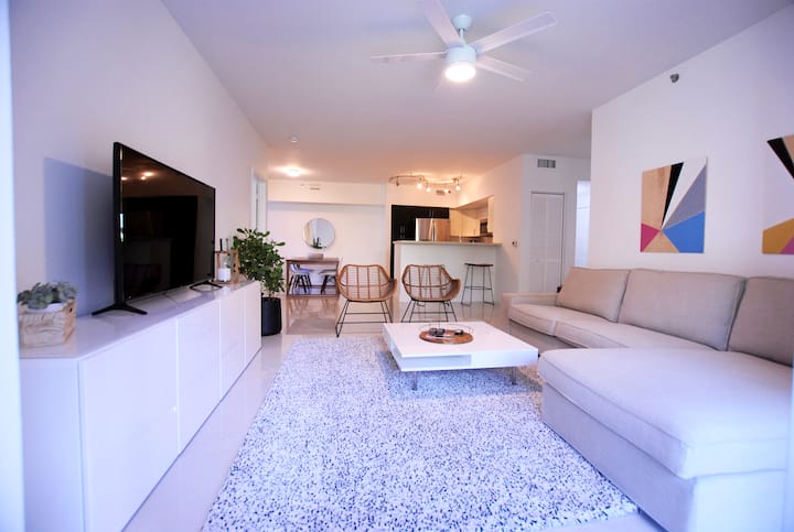 Modern and Elegant 3 bedrooms Apartment